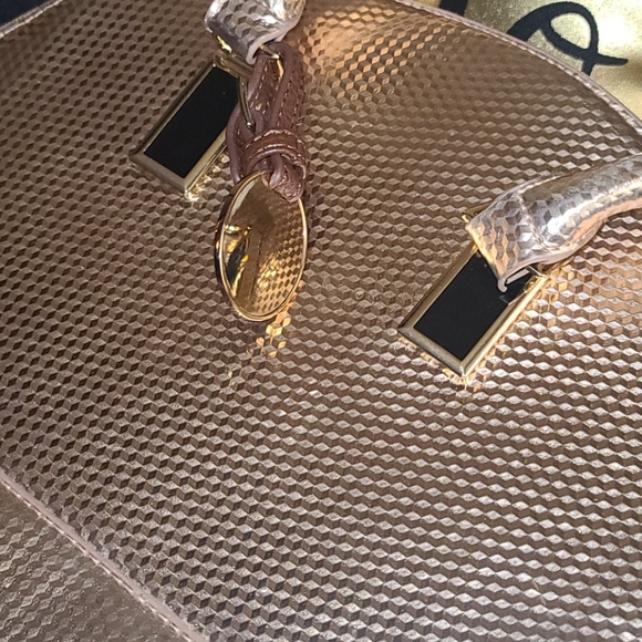 Womens rose gold small carry bag - Picture 8 of 9